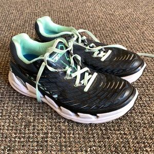 Hola One One Vanquish 3